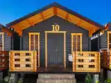 Четырёхместный коттедж с балконом