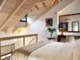 Люкс с балконом и с красивым видом из окна