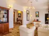 Люкс с 2 комнатами с балконом и с красивым видом из окна