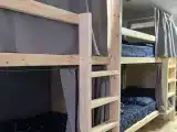 Кровать в общем номере (мужской номер)