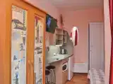 Трёхместный номер Эконом с балконом и с видом на внутренний двор