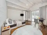Коттедж с балконом