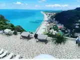 Коттедж с балконом и с видом на море