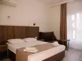 Трёхместный номер Deluxe с балконом и с видом на горы