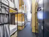 Кровать в общем номере (мужской номер)