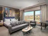 Panoramic Suite With Club Lounge Access с видом на море