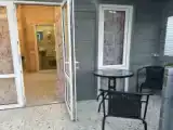 Коттедж с балконом и с видом на сад