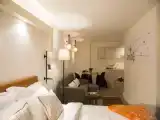 Студия с видом на город