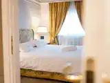 Люкс с балконом и с видом на сад