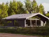 Четырёхместное шале One с видом на сад