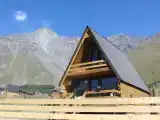Шестиместный коттедж с балконом и с красивым видом из окна