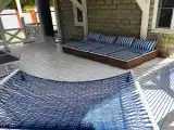 Коттедж с балконом и с красивым видом из окна