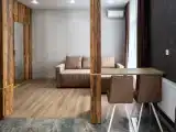 Студия с балконом и с видом на сад