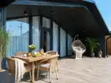 Коттедж с 2 комнатами с красивым видом из окна