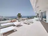 Люкс Serenity Elegance Extra Large Room с 2 комнатами с частичным видом на море