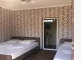 Трёхместный номер Комфорт с балконом и с красивым видом из окна