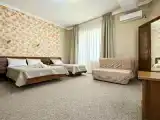 Трёхместный номер Комфорт с балконом и с красивым видом из окна