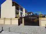 Трёхместный номер Superior с балконом и с красивым видом из окна