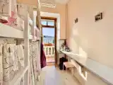 Кровать в общем номере (женский номер) с балконом
