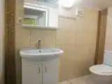 Шестиместный семейный коттедж с балконом и с красивым видом из окна