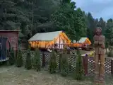 Глэмпинг "Кабан" с балконом и с красивым видом из окна