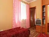 Четырёхместный коттедж с красивым видом из окна