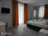 Трёхместный номер Эконом с балконом