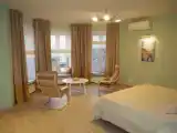 Апартаменты с 2 комнатами с балконом и с красивым видом из окна