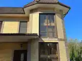 Коттедж с красивым видом из окна