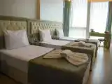 Трёхместный семейный номер Стандарт с видом на город