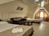 Четырёхместный семейный номер Стандарт с видом на внутренний двор