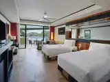 Двухместный номер Grand Laguna с балконом и с видом на озеро
