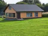 Шестиместный коттедж с красивым видом из окна