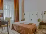 Люкс с балконом и с красивым видом из окна