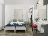 Трёхместный номер Стандарт с видом на бассейн