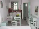 Трёхместная студия с частичным видом на море