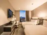 Четырёхместный номер Traditional Guest с видом на город