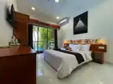 Двухместный номер Premier Superior с балконом и с частичным видом на море