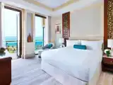 Двухместный люкс High Floor Executive c 1 комнатой с балконом