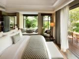 Вилла с бассейном Beachfront Layan