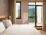 Двухместный номер с видом на озеро