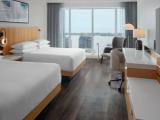 Четырёхместный Guest room Club level с видом на гавань