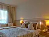 Двухместный номер Стандарт с балконом и с частичным видом на море