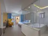 Двухместный номер с джакузи Deluxe