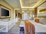 Люкс Luxury Family с видом на бассейн