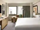 Четырёхместный номер Communication Accessible Tub