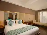 Двухместный номер Deluxe с балконом и с видом на бассейн