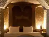 Трёхместный номер Cave для молодоженов с джакузи и турецкой баней