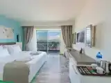 Номер Family с частичным видом на море