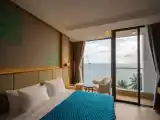Двухместный номер Premier Deluxe с балконом и с видом на море